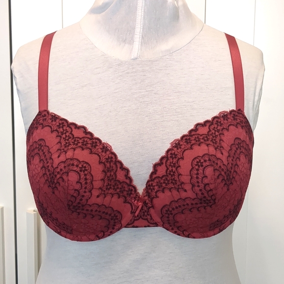 Red and Black Lace Bra by La Vie en Rose 38DD - Picture 1 of 7